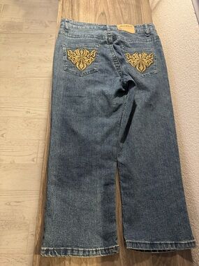 Women's Blue Denim Capris with Gold Embroidered Back Pockets, size 8